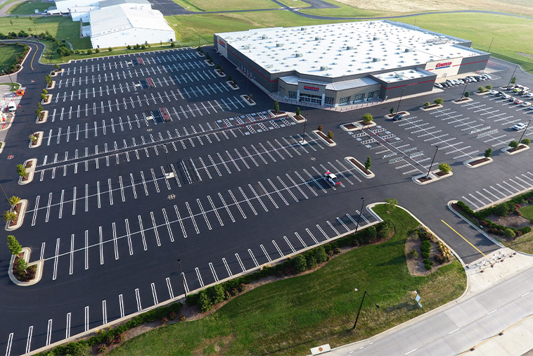 Read more about the article Wichita’s Large-Scale Retail Paving Company of Choice