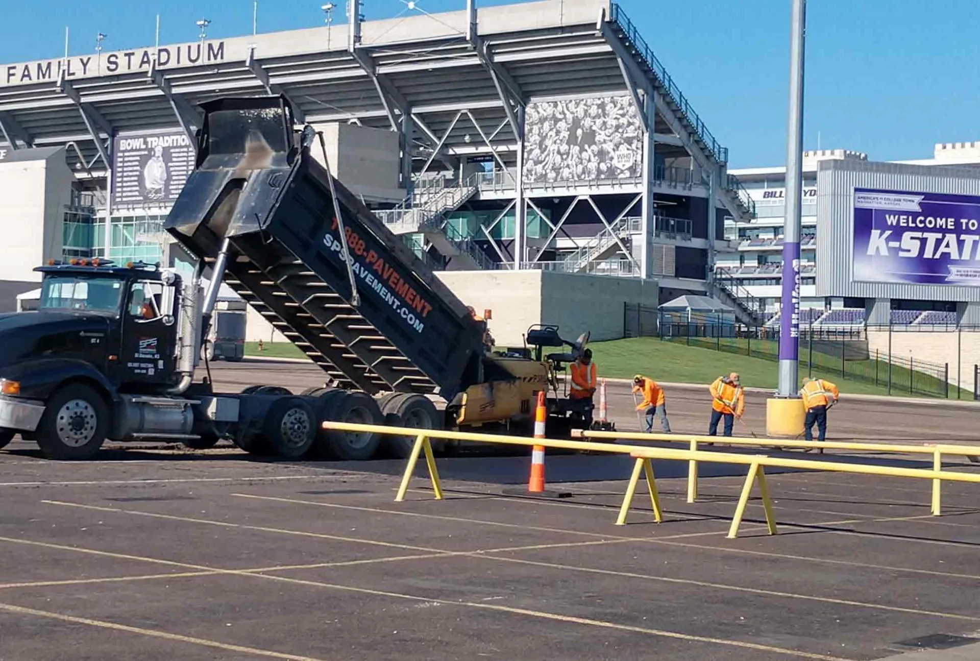 Encore Pavement delivers fresh asphalt to lay for Kansas State University