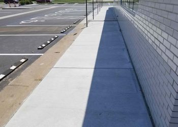 concrete sidewalk at jimmie's diner