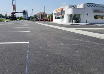 parking lot of jimmie's diner in wichita, ks