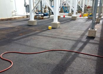 hose on ground at coffeyville refinery