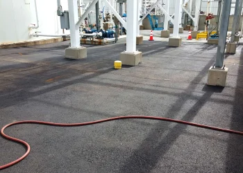 hose on ground at coffeyville refinery
