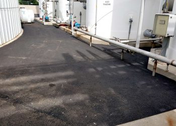 asphalt and storage containers at coffeyville refinery