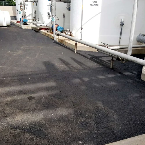 asphalt and storage containers at coffeyville refinery