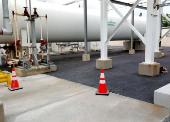 tanks at coffeyville refinery