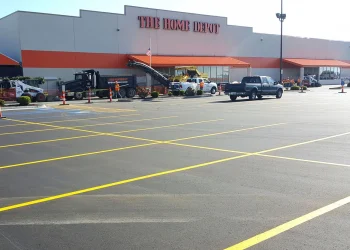 home depot storefront and parking lot