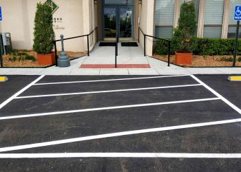 entryway for horizon east apartments